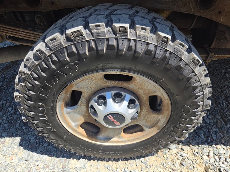 2011-chevrolet-2500-image-58