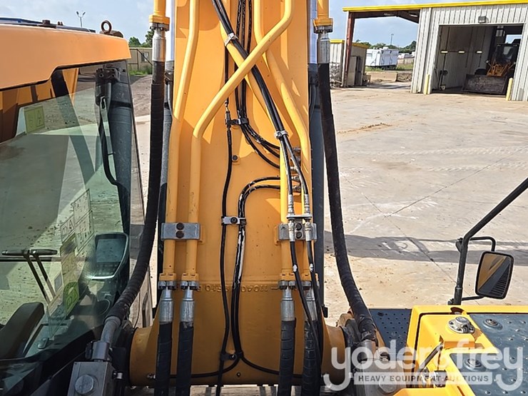 hyundai-hx260l-image-31