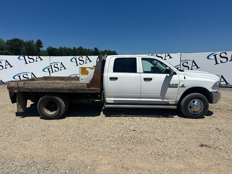 2017-dodge-3500-image-6