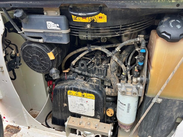 2021-bobcat-t62-image-14