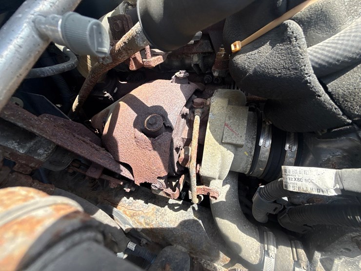 2018-hino-268-image-24