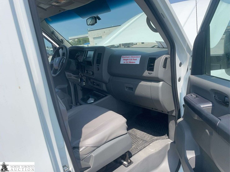 2020-nissan-nv2500hd-image-17