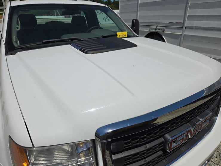 2011-chevrolet-2500-image-14