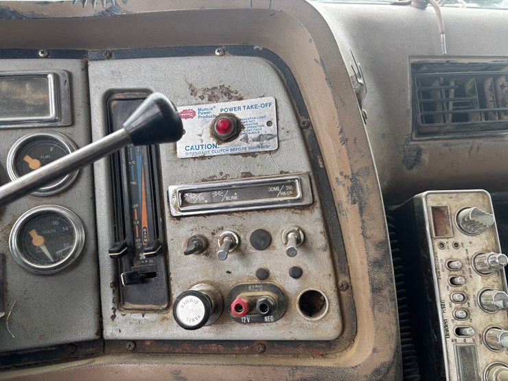 1997-ford-lt8000-image-42