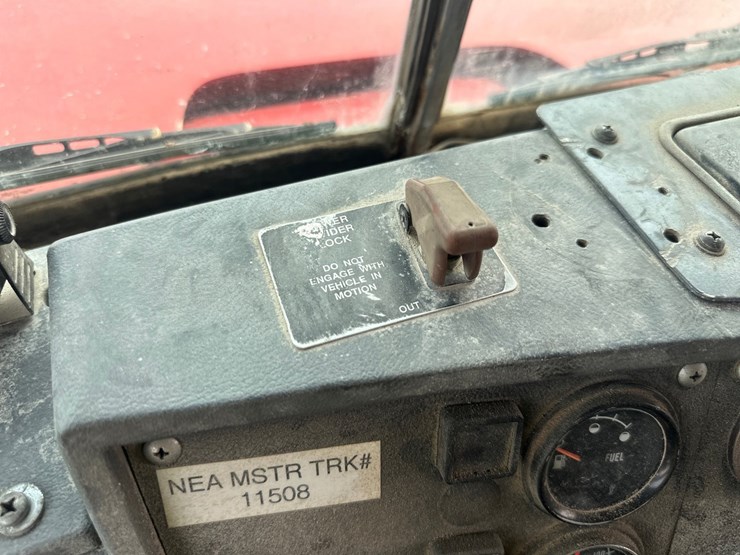 1997-mack-dm688s-image-28