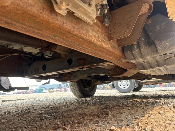 2019-chevrolet-silverado-3500hd-image-26