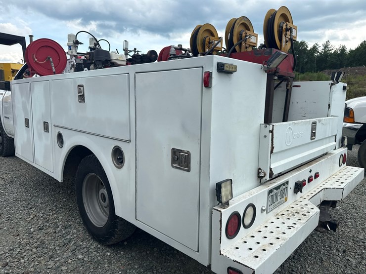 2017-gmc-3500hd-image-39