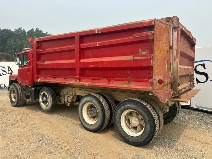 1997-mack-dm688s-image-3