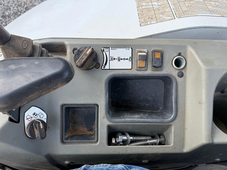 2022-bobcat-e42-image-24