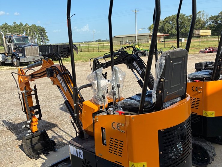 #9949-•-miva-va13-mini-excavator-image-7