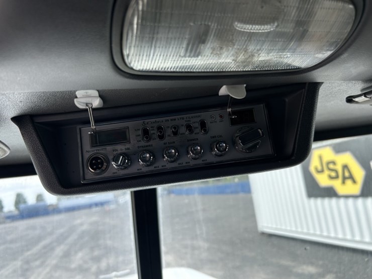 2016-peterbilt-389-image-24