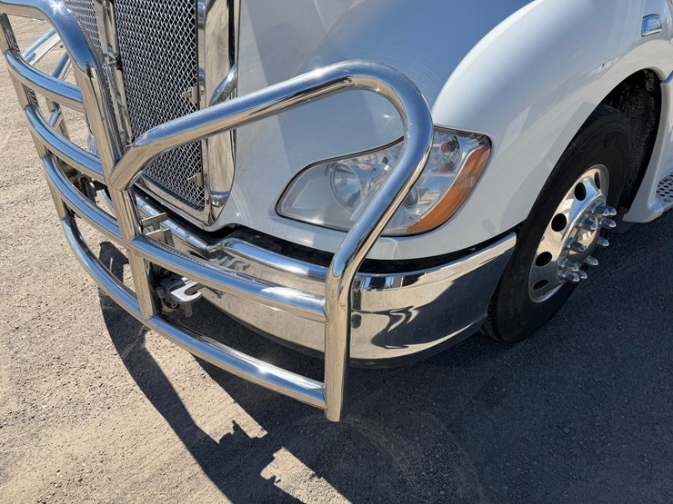 2018-kenworth-t680-image-9