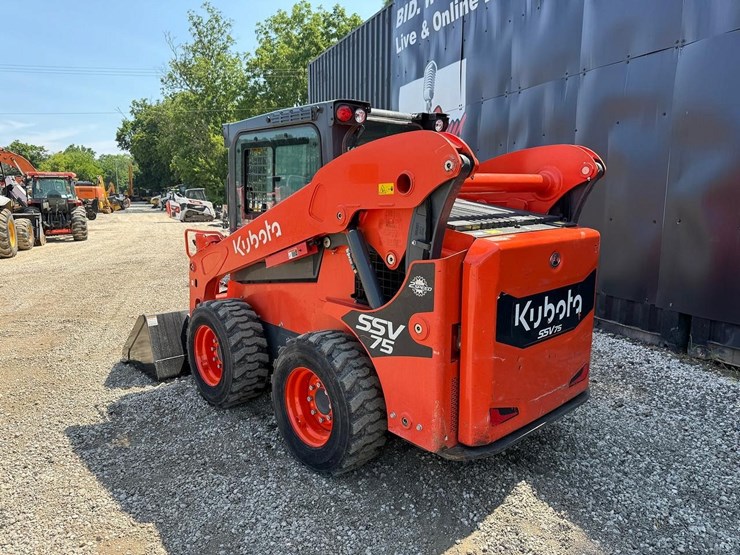2024-kubota-ssv75-image-2