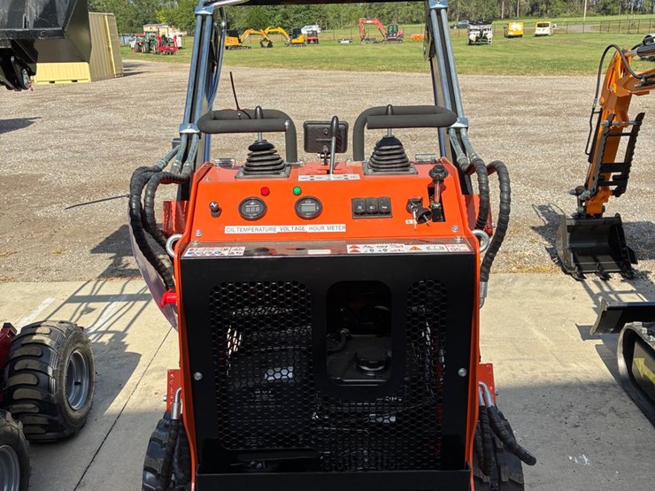 #9950-•-skid-steer-loader-image-6