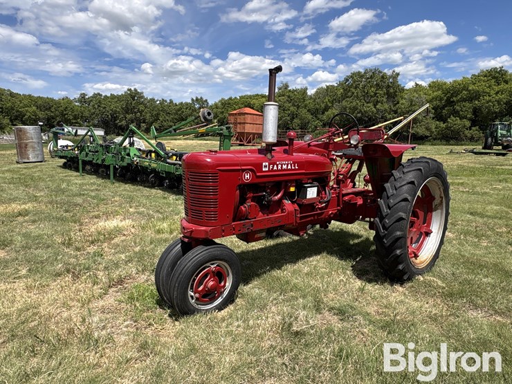 farmall-h-2wd-tractor-image-1