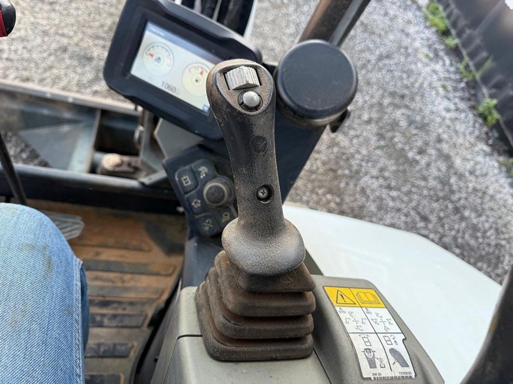 2022-bobcat-e42-image-22