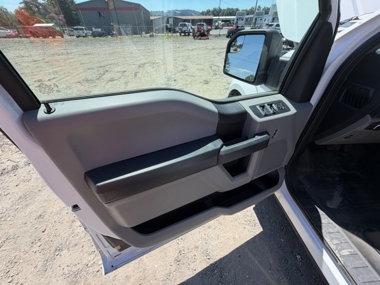 2019-ford-f150-xl-image-22