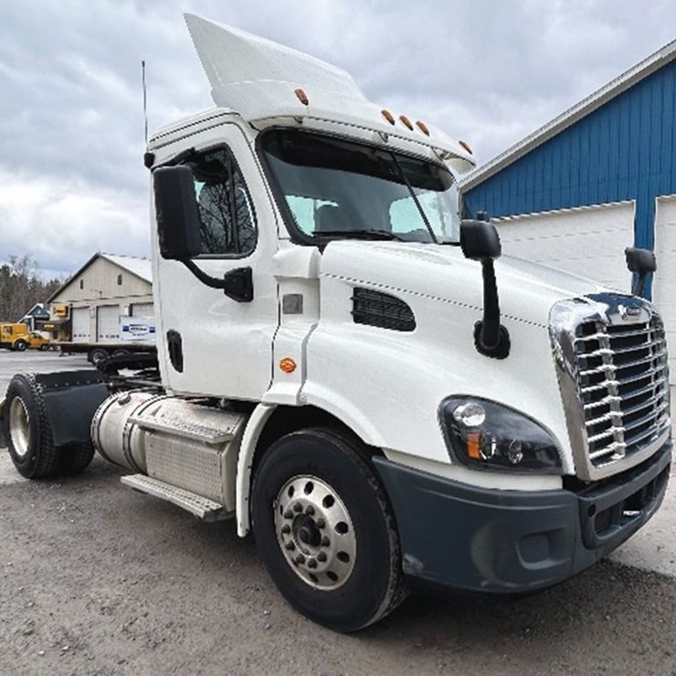 2018 FREIGHTLINER CASCADIA 113