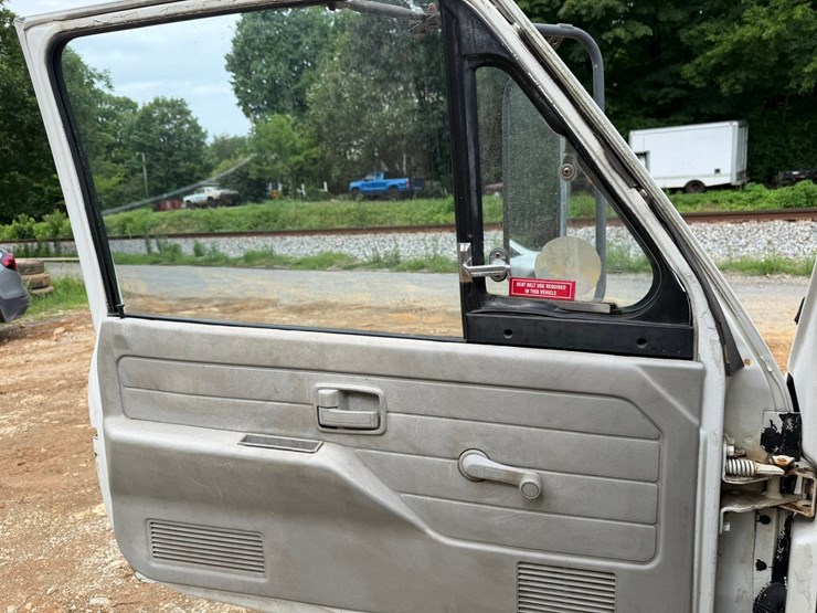 1993-isuzu-npr-image-65