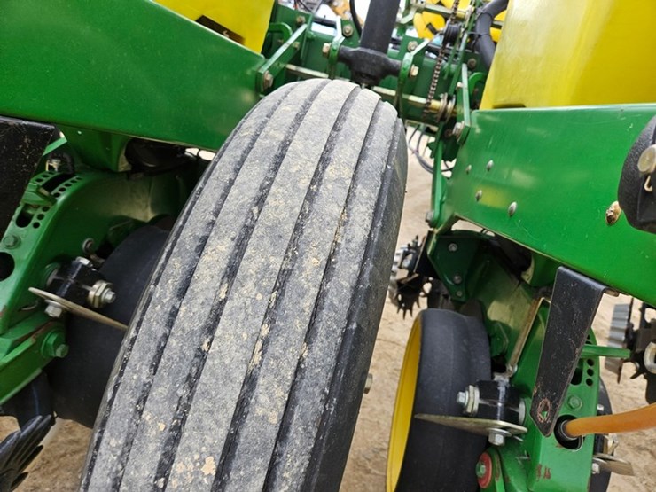 john-deere-7200-image-86