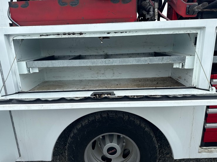 2017-gmc-3500hd-image-55