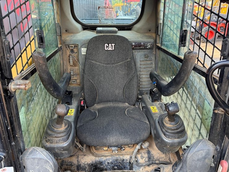 2017-caterpillar-289d-image-19