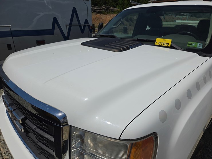 2011-chevrolet-2500-image-15