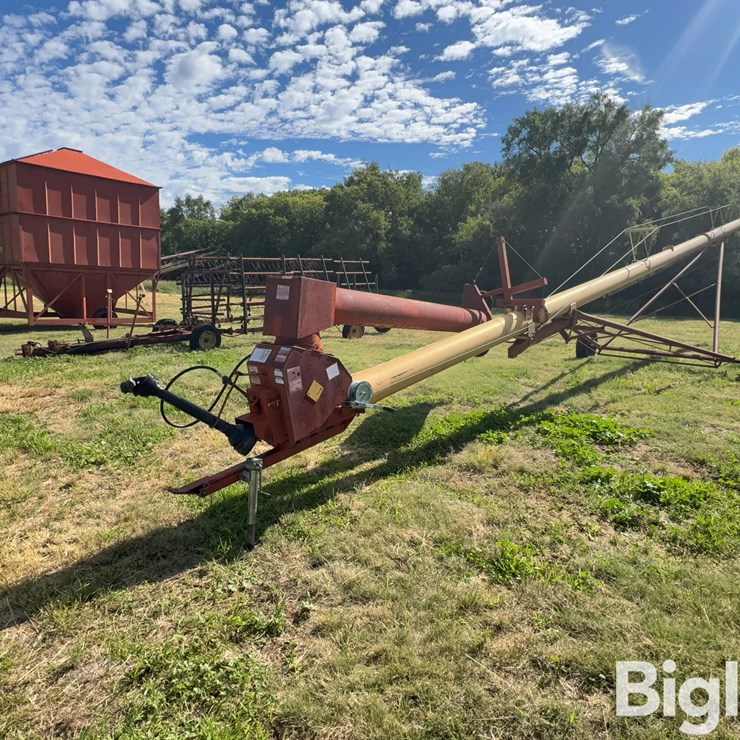 Westfield MK100-61 Swing Hopper Auger