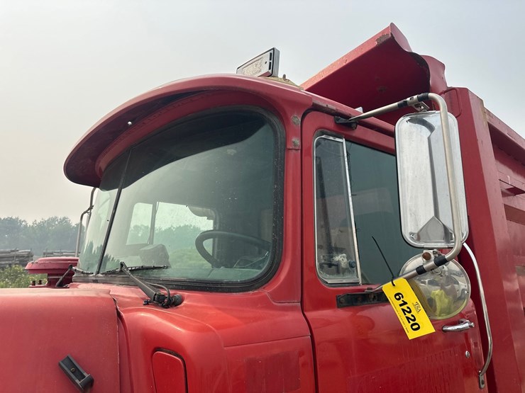 1997-mack-dm688s-image-12