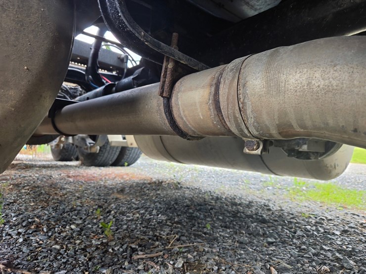2019-peterbilt-579-image-39