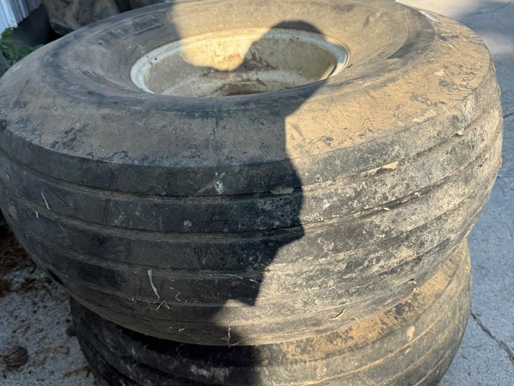 16.5l-16.1-tires-&-rims-image-7