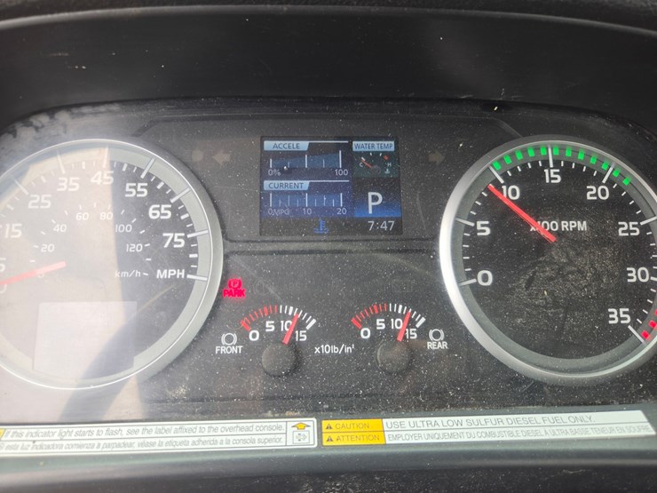 2013-hino-268-image-55