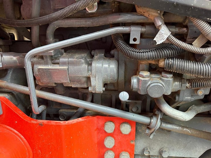 2013-kubota-l4760-image-13
