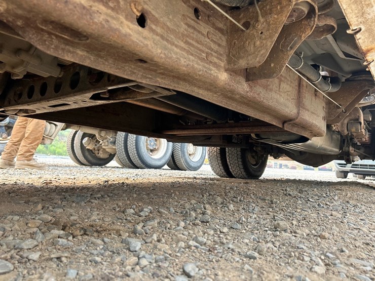 2019-chevrolet-silverado-3500hd-image-32