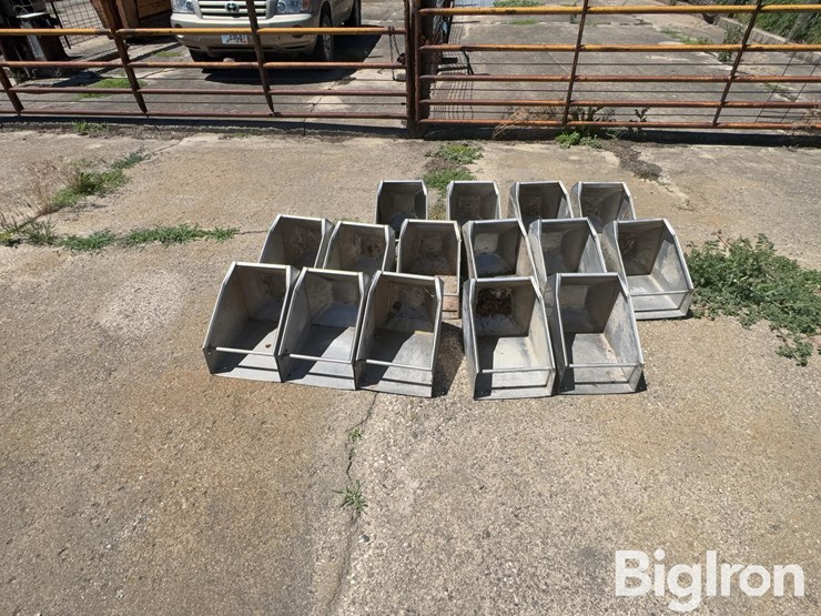 12”-stainless-steel-hog-feeders-image-2