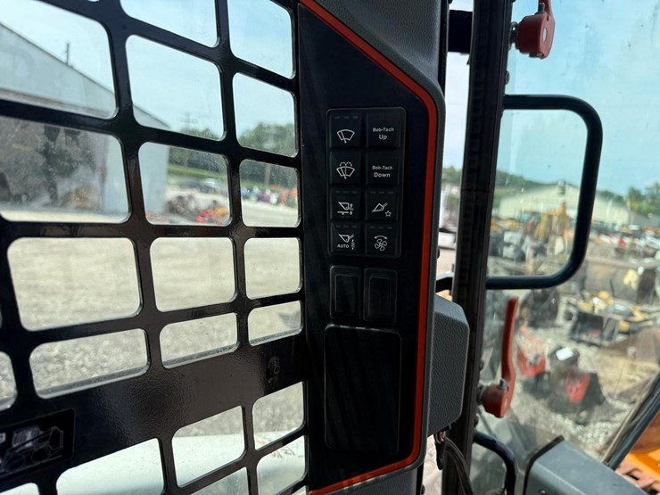 2024-bobcat-t86-image-24