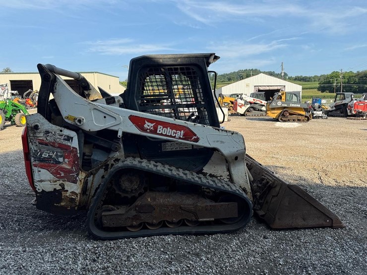 2023-bobcat-t64-image-5