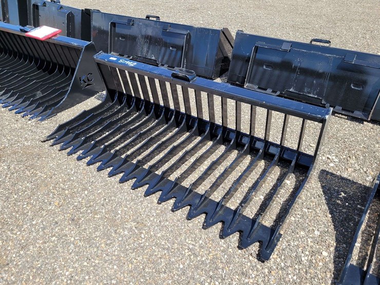 76-in.-skeleton-bucket-low-side-image-2
