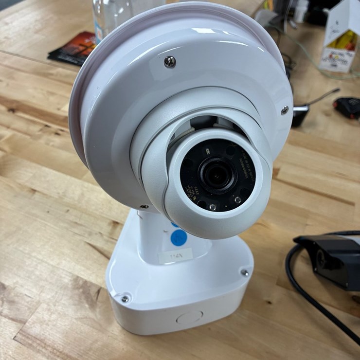 #20251 • Eyecast surveillance cameras