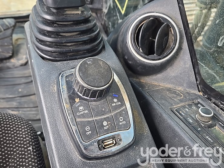 hyundai-hx260l-image-79
