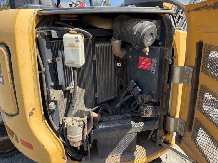 2013-deere-50g-image-21