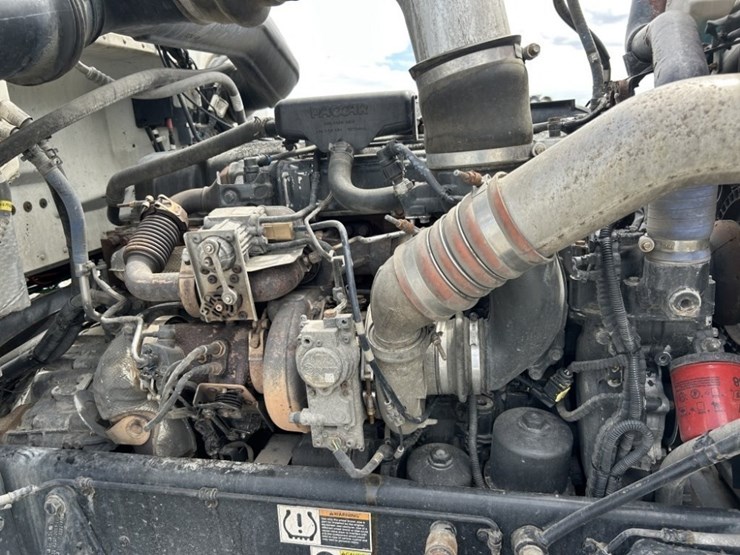 2016-peterbilt-389-image-52