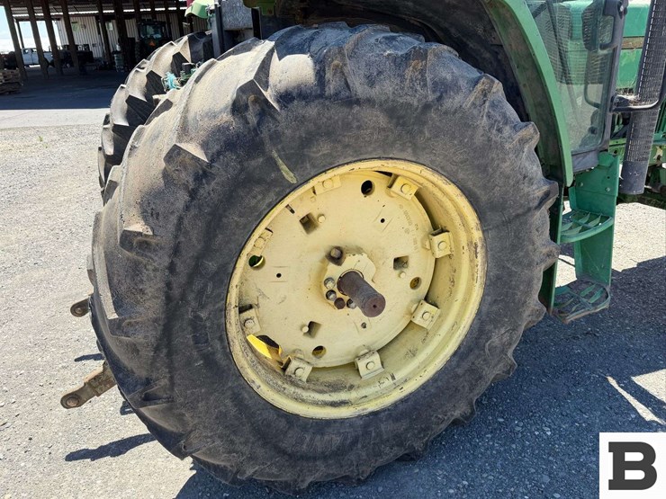 john-deere-6210-image-23