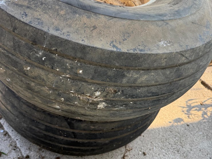 16.5l-16.1-tires-&-rims-image-11