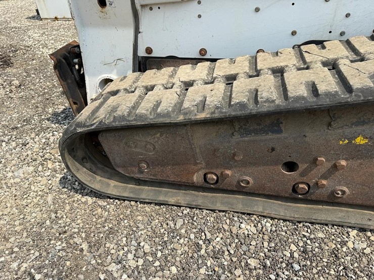 2016-bobcat-t870-image-18