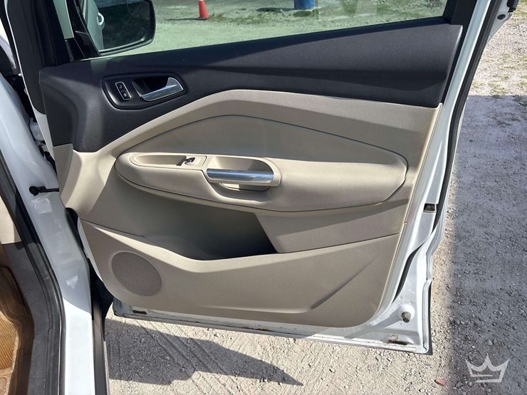 2013-ford-escape-image-18