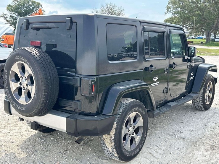 2008-jeep-wrangler-unlimited-sahara-image-3