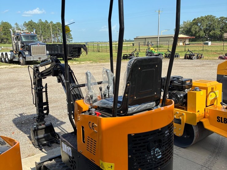 #20242-•-miva-va13-mini-excavator-image-3