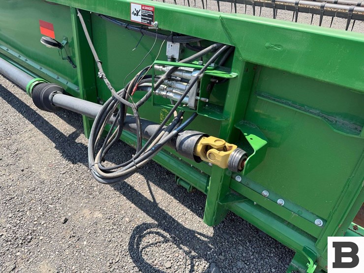 2019-john-deere-635f-image-15