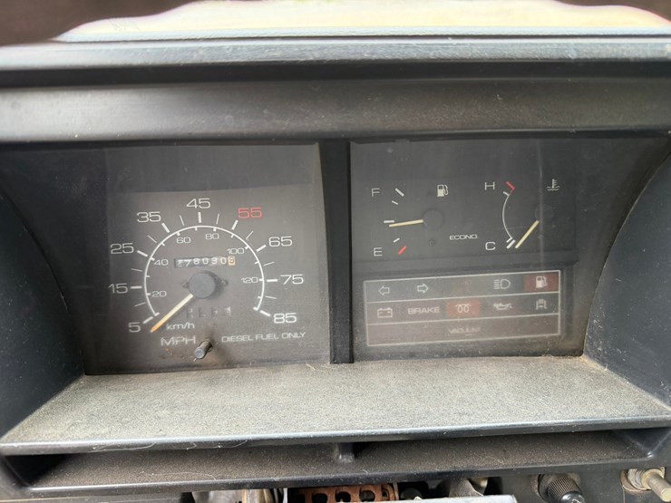 1993-isuzu-npr-image-54